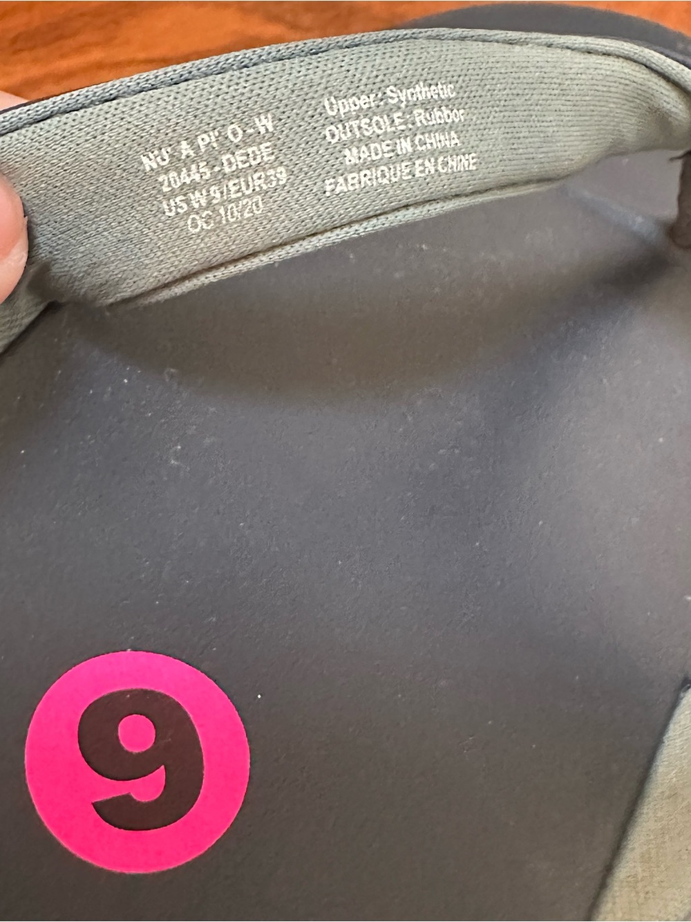 OluKai Ulele Flip Flops Men’s Size 9 Navy Water Resistant Arch Support Sandals - Picture 4 of 5